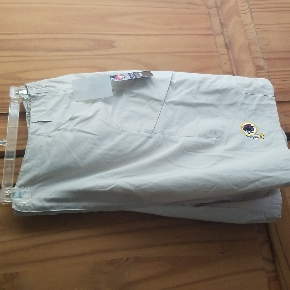 Classic Washington Redskins shorts size 2x brand new